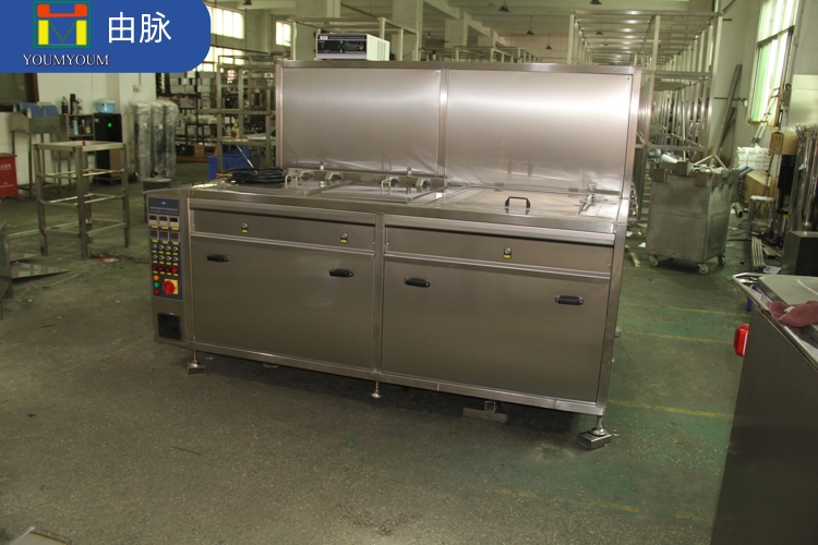 龍門機(jī)械臂超聲波清洗機(jī)的結(jié)構(gòu)和特點(diǎn)有哪些？.jpg