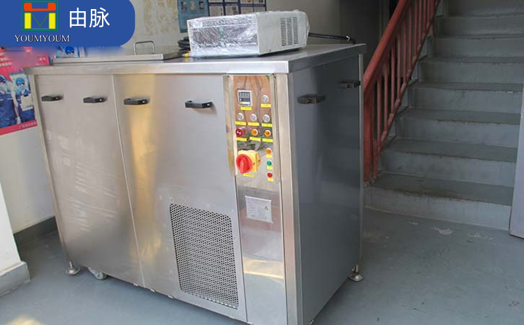 工業(yè)超聲波清洗機(jī)可以清洗柴油氣缸蓋嗎？.jpg