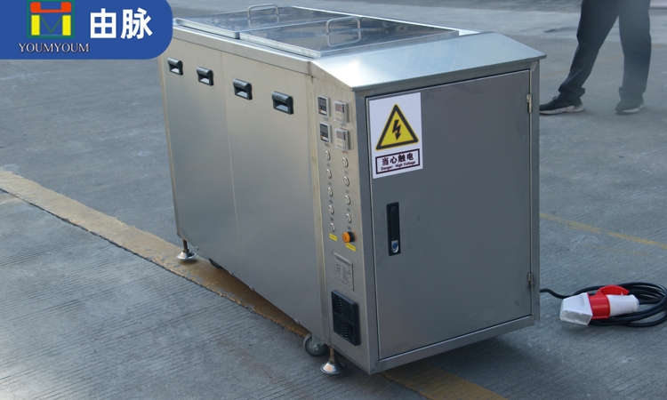 实验室超声波清洗机在去除设备污染中的应用.jpg