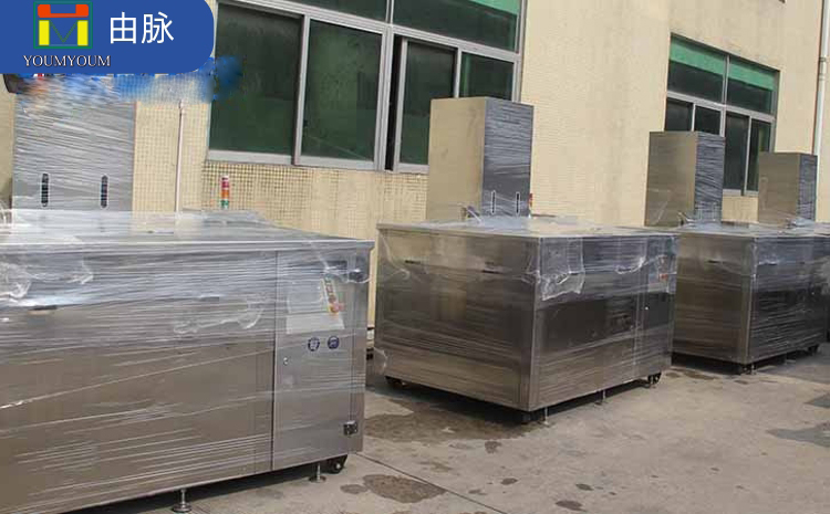 全自動(dòng)超聲波清洗機(jī)的工作原理與使用注意事項(xiàng).jpg